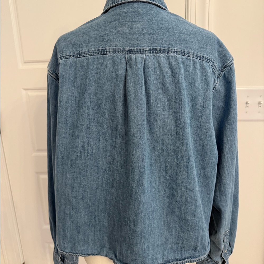 GAP Denim Button-Up - Picture 3 of 4